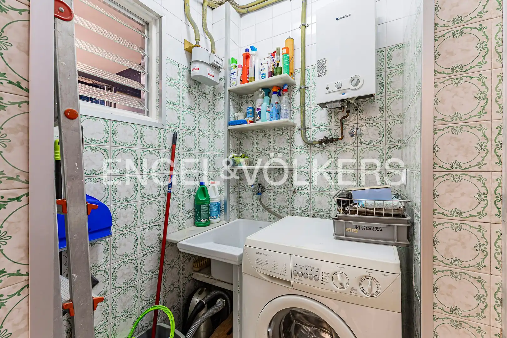 Küche von Wohnung zum Verkauf in Barcelona mit Klimaanlage, Heizung und Terrasse