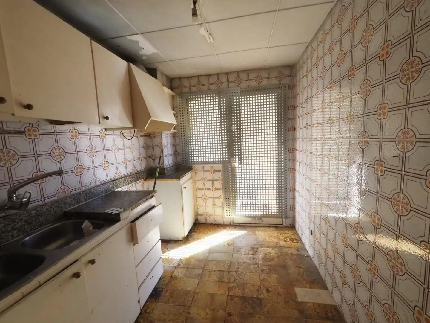 Kitchen of Flat for sale in Sabadell  with Terrace