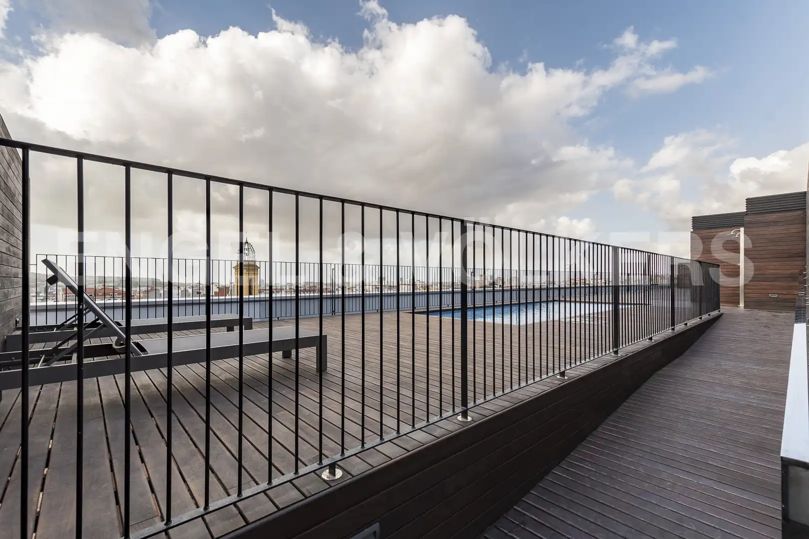 Terrasse von Dachboden zum Verkauf in Barcelona mit Klimaanlage, Heizung und Parkett