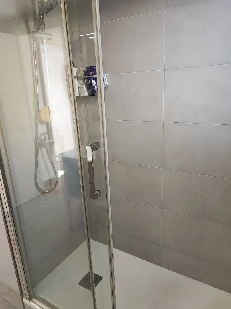 Badezimmer von Dachboden zum Verkauf in Tarragona mit Klimaanlage, Heizung und Parkett