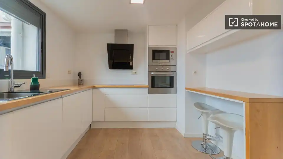 Kitchen of Apartments for share in Valencia  with Air Conditioner, Terrace and Furnished