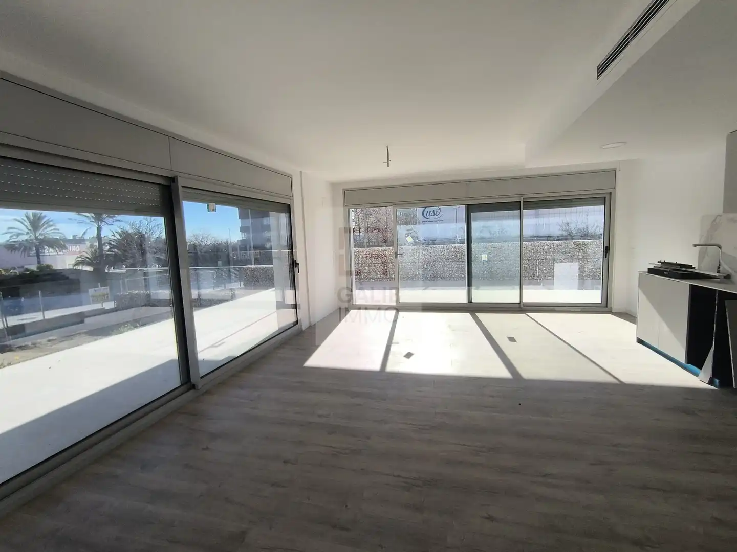 Wohnzimmer von Erdgeschoss zum Verkauf in Figueres mit Klimaanlage, Heizung und Terrasse