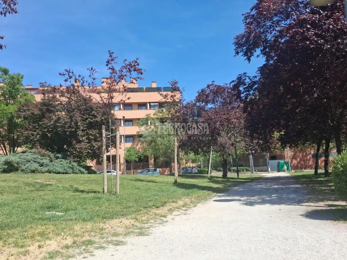 Exterior view of Commercial properties for sale in Alcobendas  with Air Conditioner and Terrace