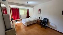 Dormitori de Pis en venda en Vigo  amb Terrassa i Balcó