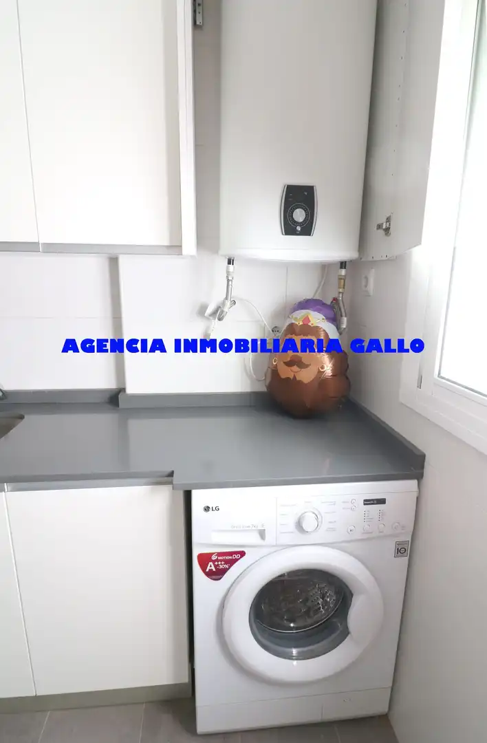 Cocina de Piso de alquiler en Sevilla con Aire acondicionado