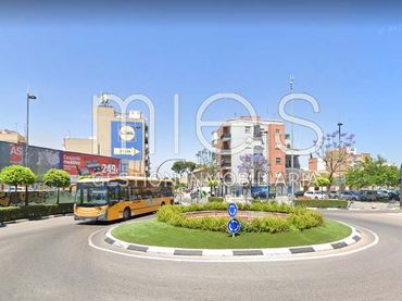 Business premises for sale in CL MALVA-ROSA 2