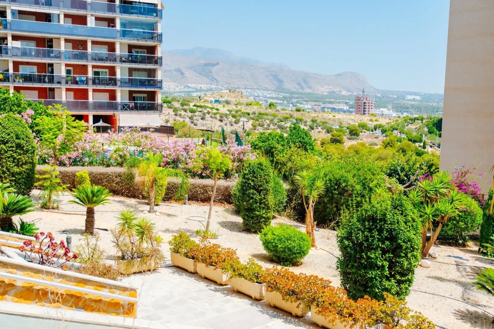 Terrassa de Apartament de lloguer en Villajoyosa / La Vila Joiosa amb Aire condicionat, Calefacció i Jardí privat