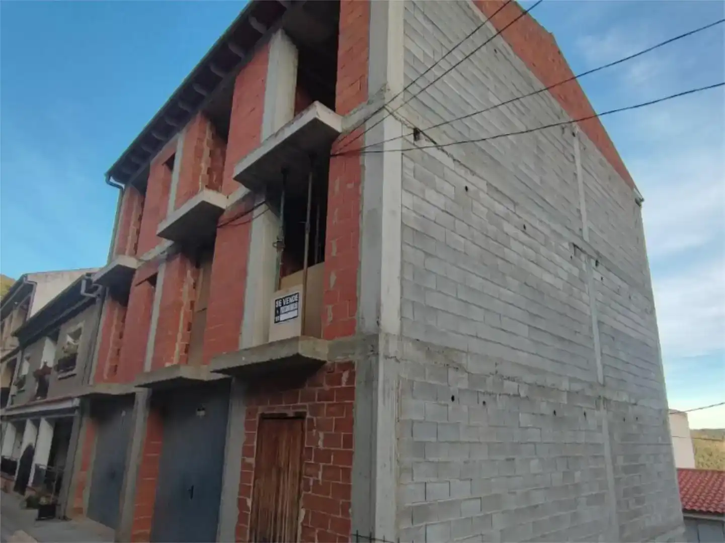 Vista exterior de Pis en venda en Yeste amb Balcó