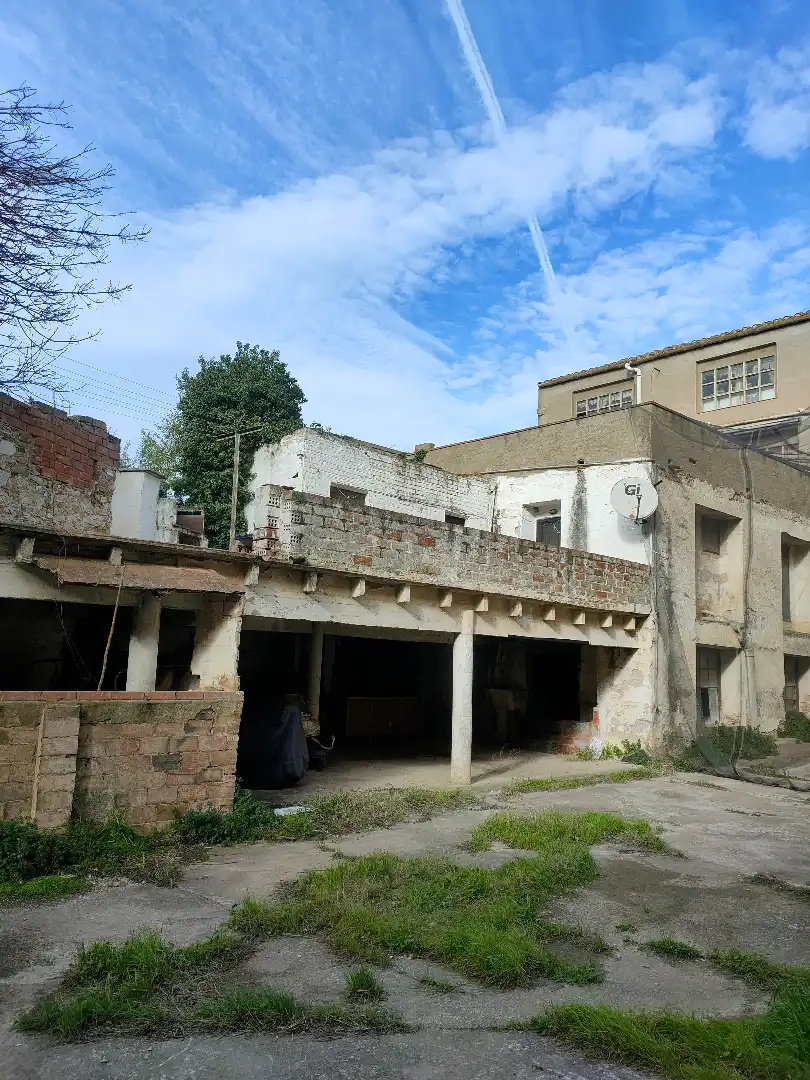 Vista exterior de Casa o xalet en venda en Torroella de Montgrí amb Aire condicionat, Calefacció i Jardí privat