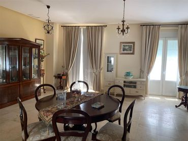 Flat with lift for sale in Calle Pérez Galdós 18