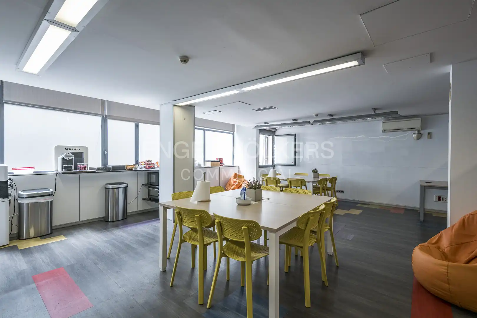 Büro zur Miete in Barcelona mit Klimaanlage, Heizung und Möbliert