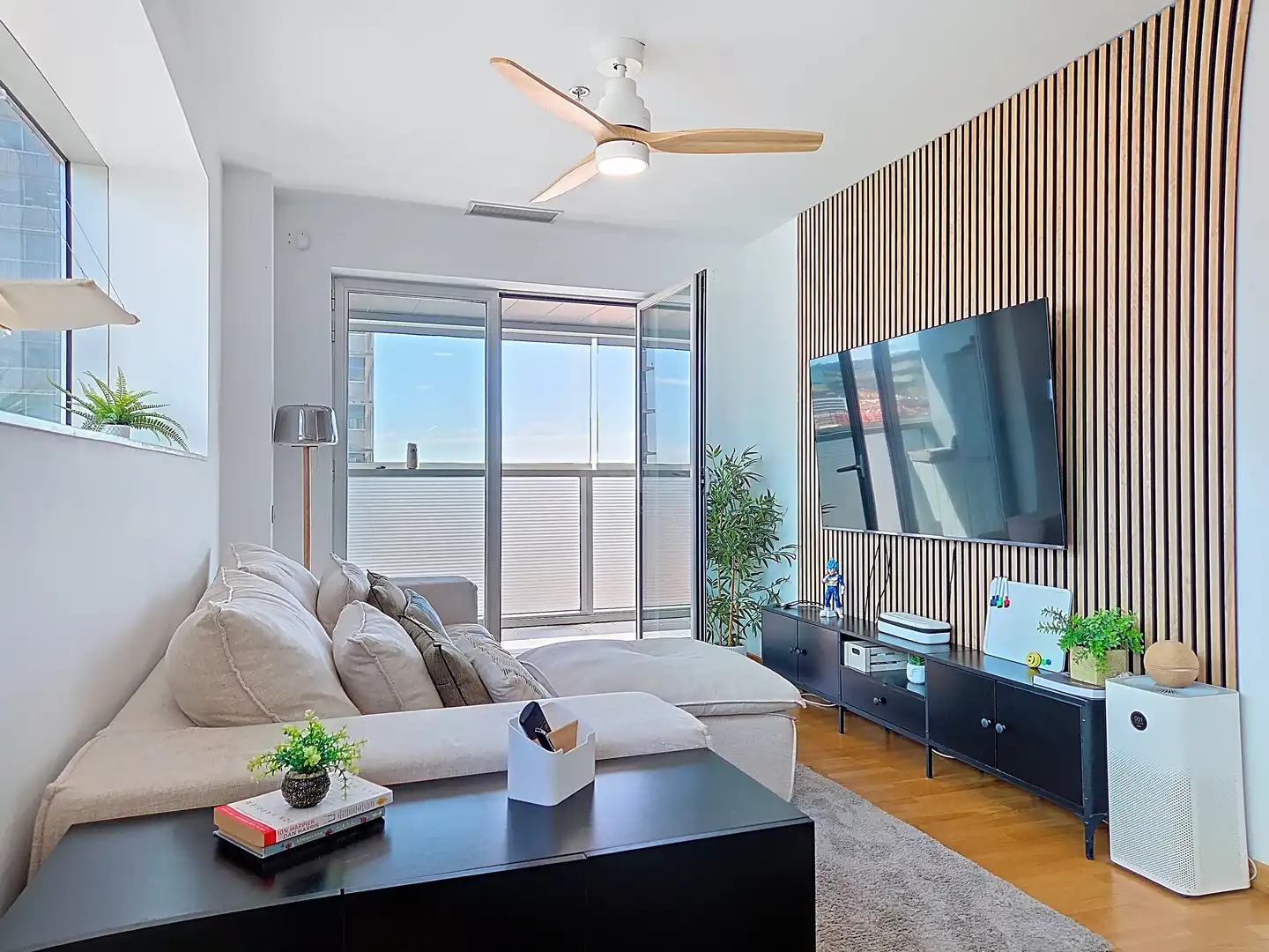 Living room of Flat for sale in L'Hospitalet de Llobregat  with Air Conditioner and Terrace