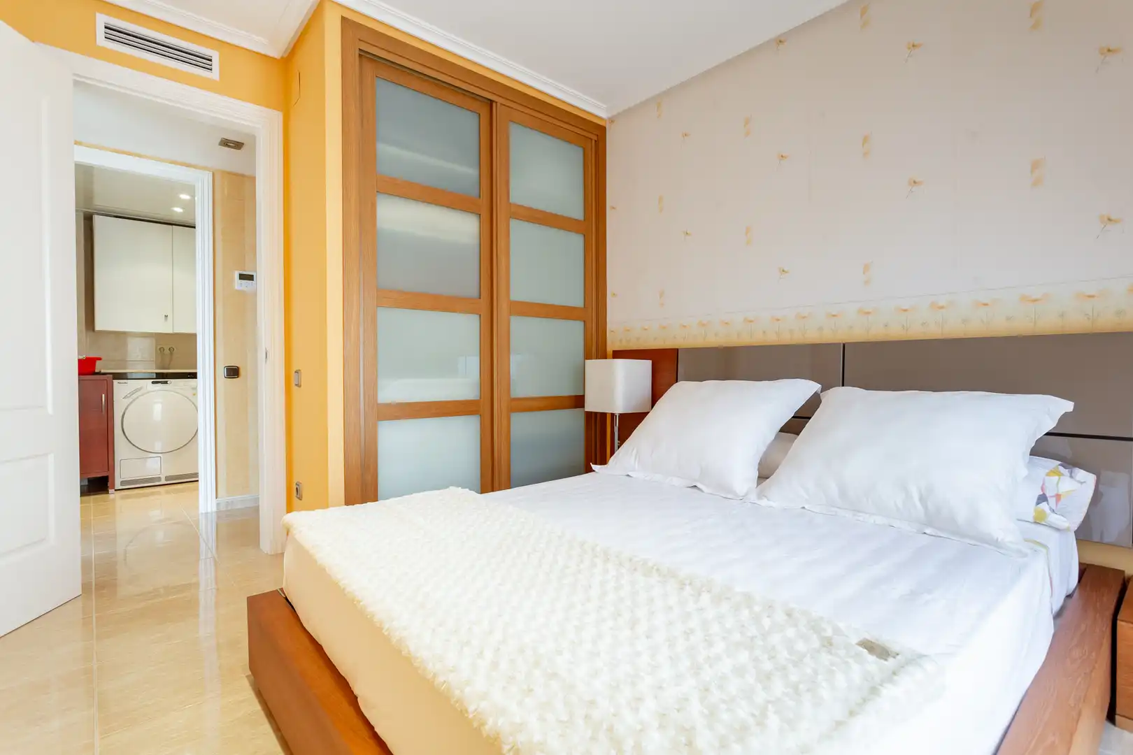 Habitación de Casa adosada en venta en Torredembarra con Aire acondicionado, Calefacción y Jardín privado