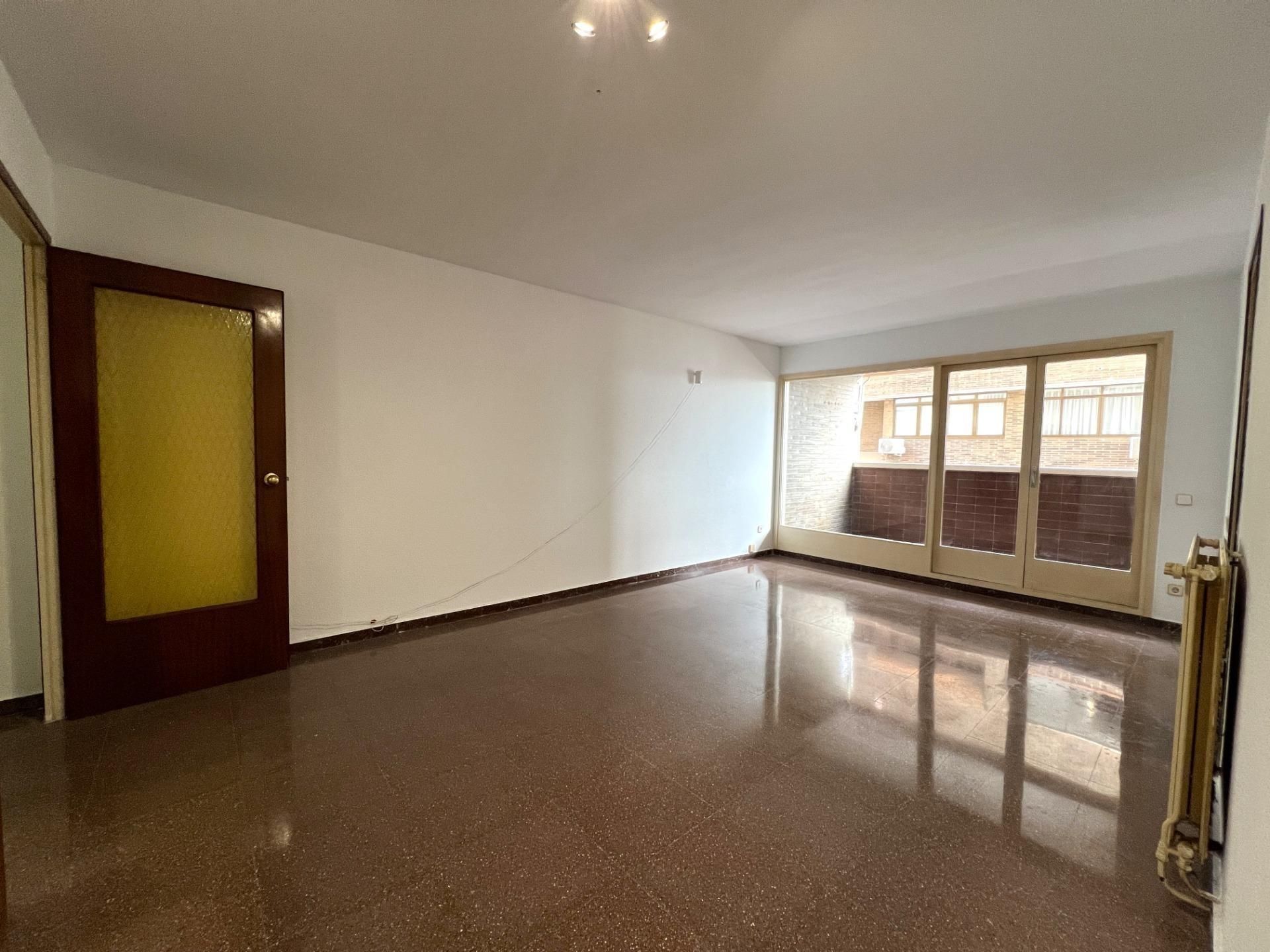 Living room of Flat for sale in Esplugues de Llobregat  with Heating, Terrace and Balcony