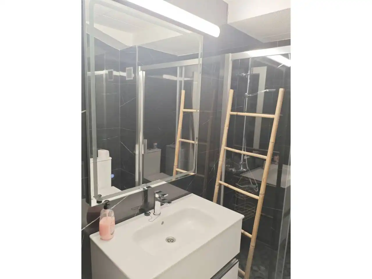 Baño de Apartamento de alquiler en Cubelles con Aire acondicionado, Terraza y Trastero