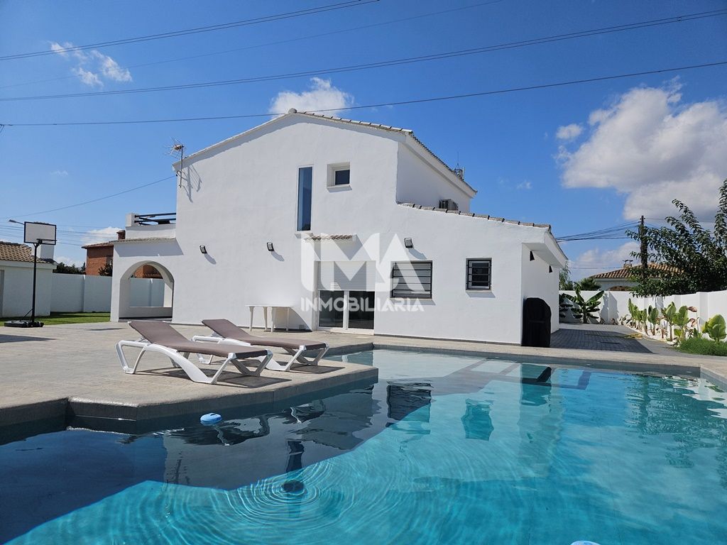 Casa o xalet en venda a Entrepinos, L'Eliana