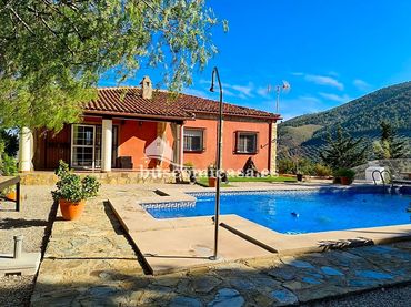 House with pool for sale in San Cristóbal
