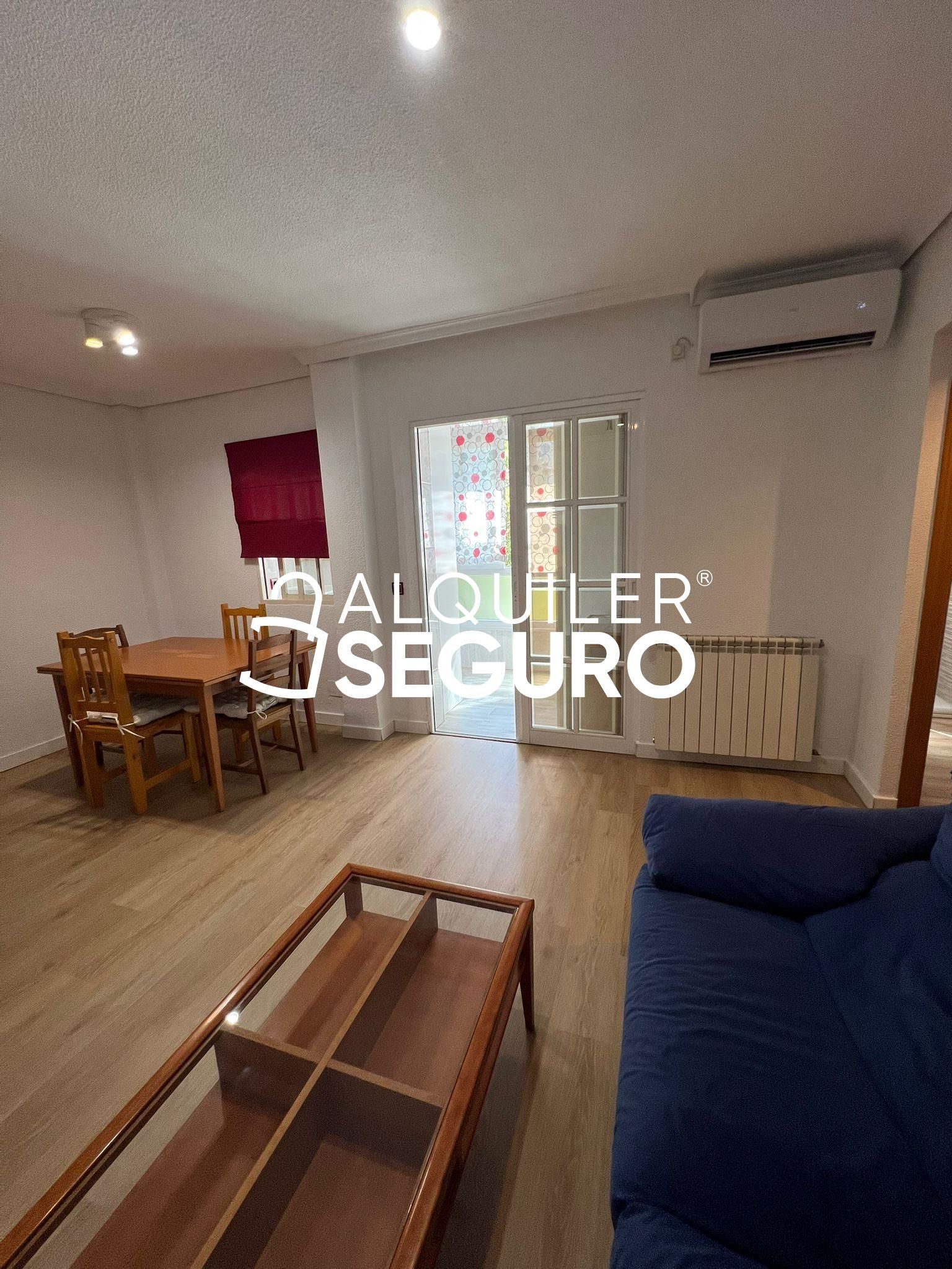 Vista exterior de Piso de alquiler en  Madrid Capital con Aire acondicionado, Calefacción y Amueblado