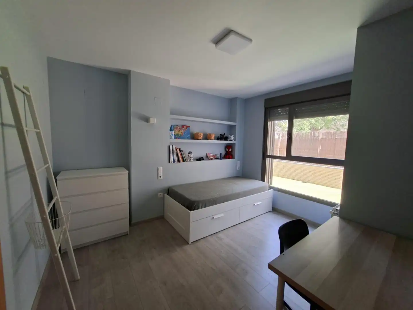 Habitación de Planta baja en venta en Paterna con Aire acondicionado, Calefacción y Jardín privado