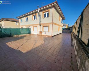 Exterior view of Single-family semi-detached for sale in Cayuela  with Heating, Private garden and Terrace