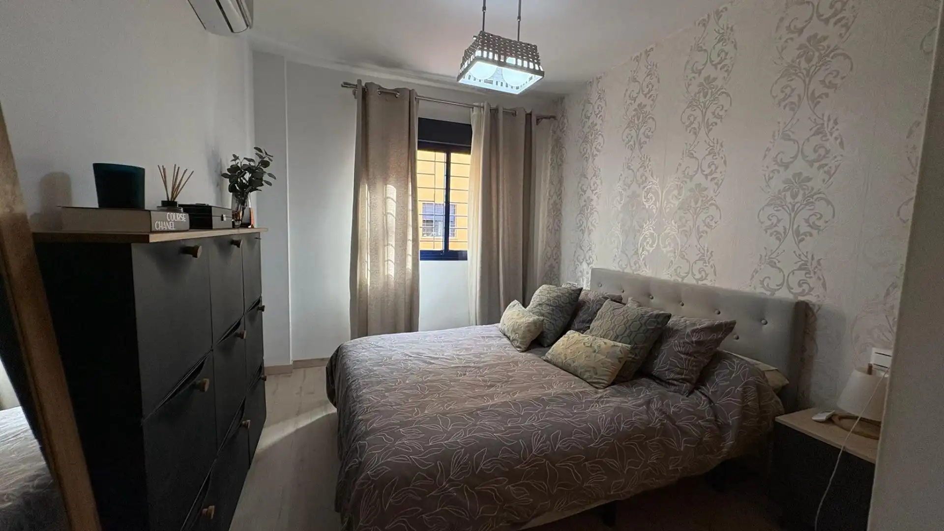 Habitación de Piso en venta en Torremolinos con Aire acondicionado, Balcón y Piscina comunitaria