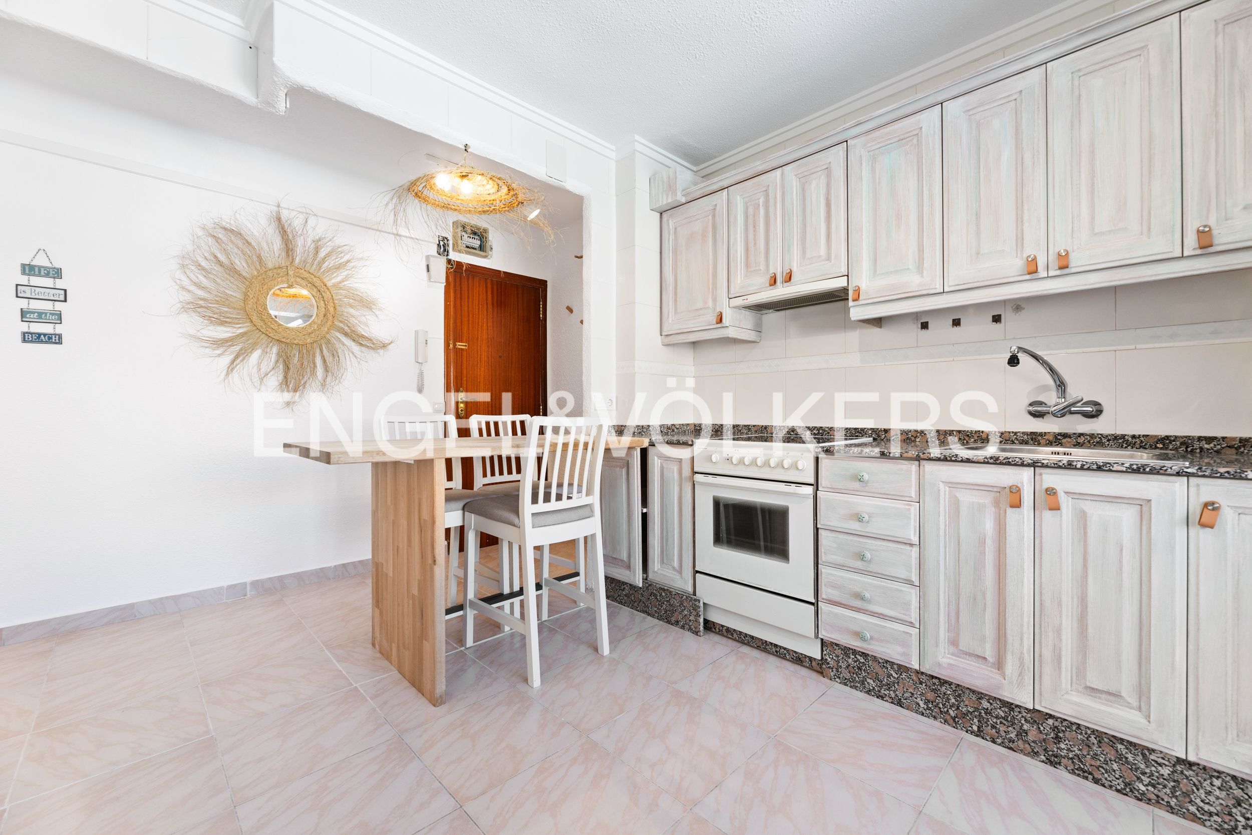 Kitchen of Flat for rent in  Valencia Capital  with Air Conditioner, Heating and Furnished