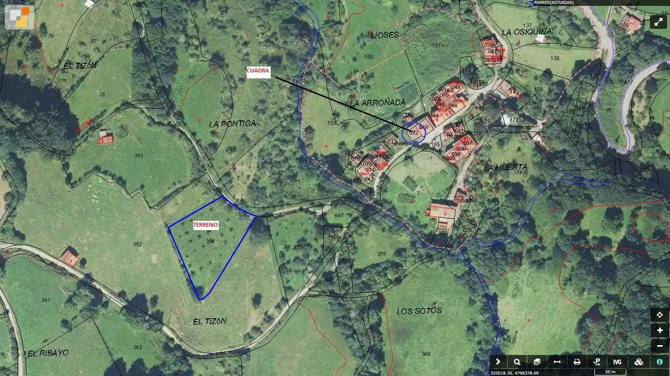 Casa o xalet en venda en Parres amb Jardí privat