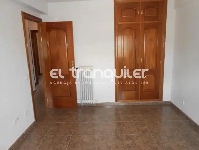 Schlafzimmer von Wohnung zur Miete in Madrid mit Terrasse