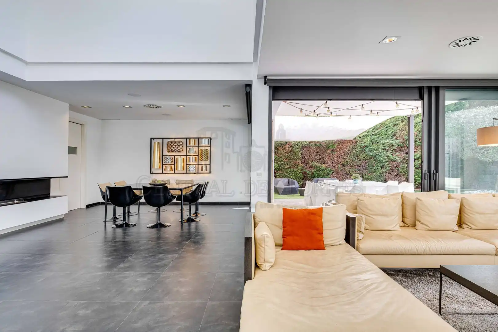 Sala d'estar de Casa o xalet en venda en Sant Cugat del Vallès amb Aire condicionat, Calefacció i Jardí privat