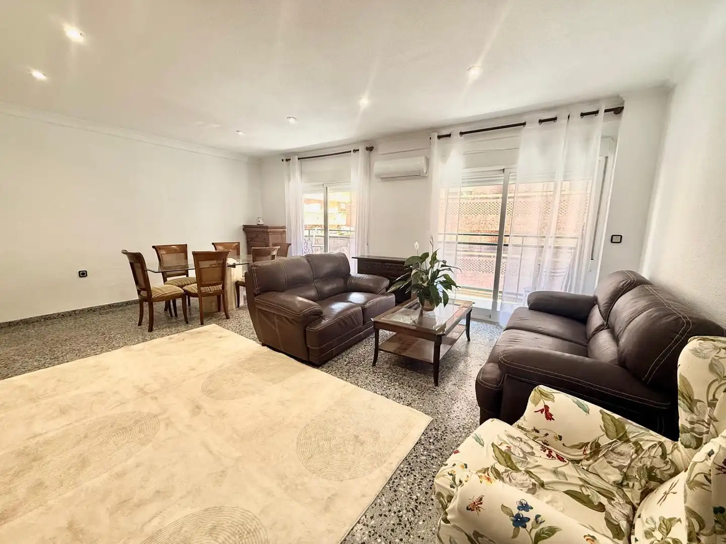 Sala d'estar de Apartament de lloguer en Alicante / Alacant amb Aire condicionat, Moblat i Balcó
