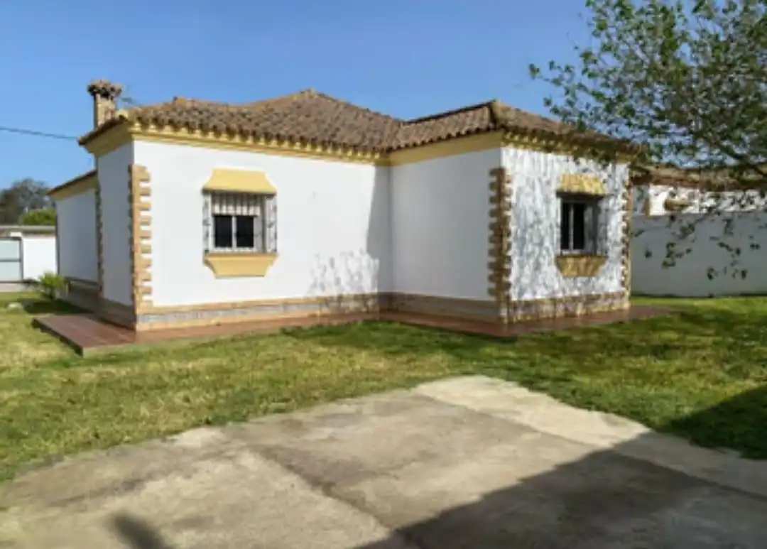 Vista exterior de Casa o chalet en venta en Chiclana de la Frontera