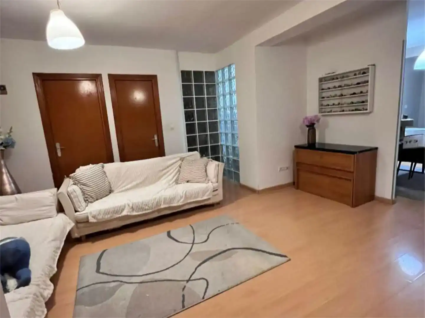 Sala d'estar de Pis en venda en Sabiñánigo amb Parquet, Traster i Moblat