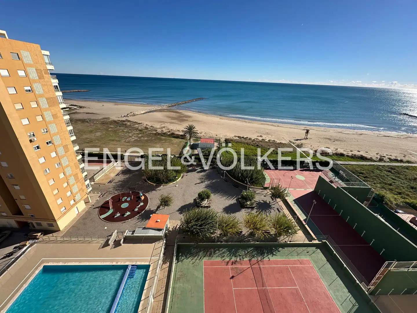 Vista exterior de Apartament de lloguer en El Puig de Santa Maria amb Calefacció, Terrassa i Piscina
