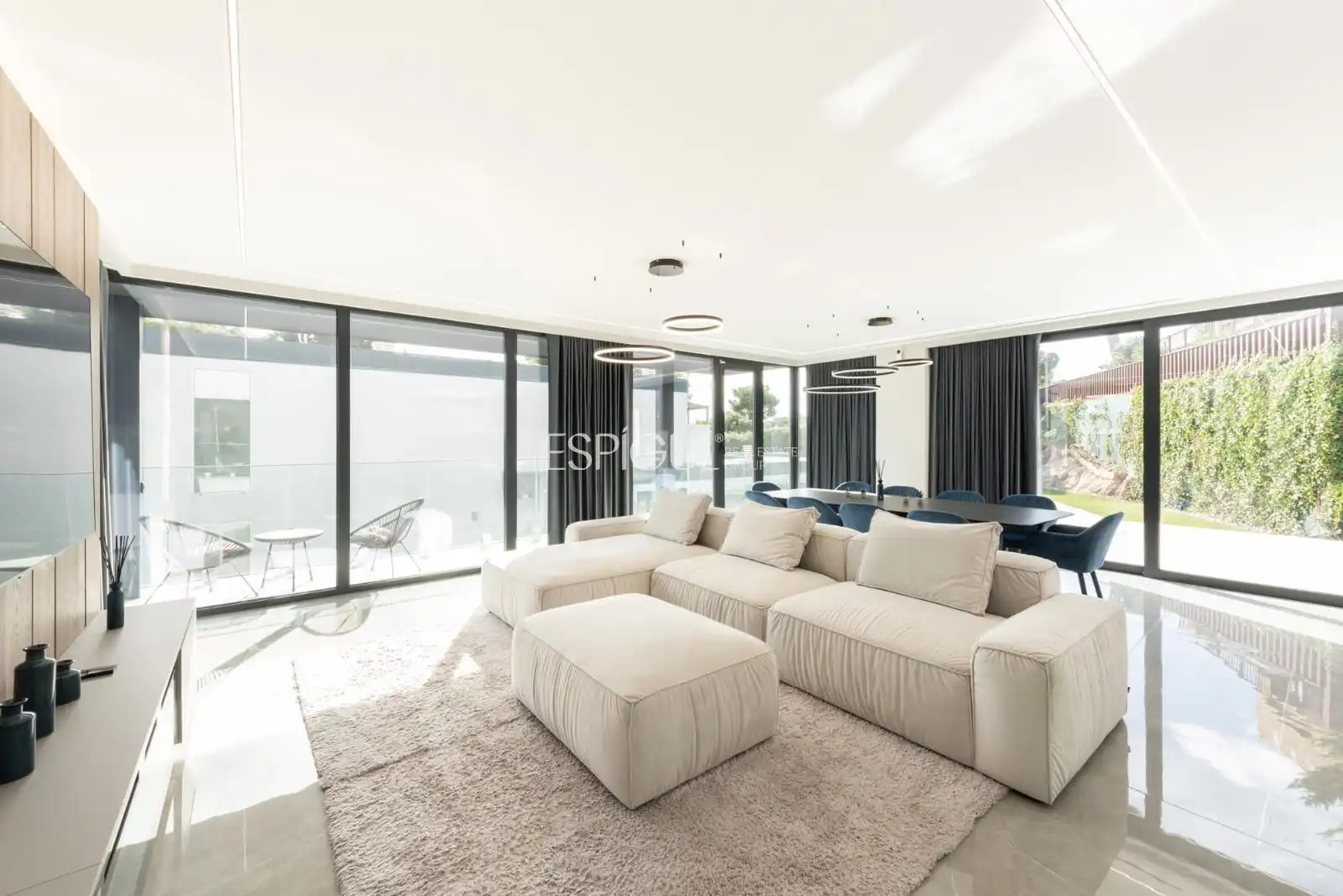 Living room of Houses for sale in Castelldefels  with Air Conditioner, Heating and Parquet flooring