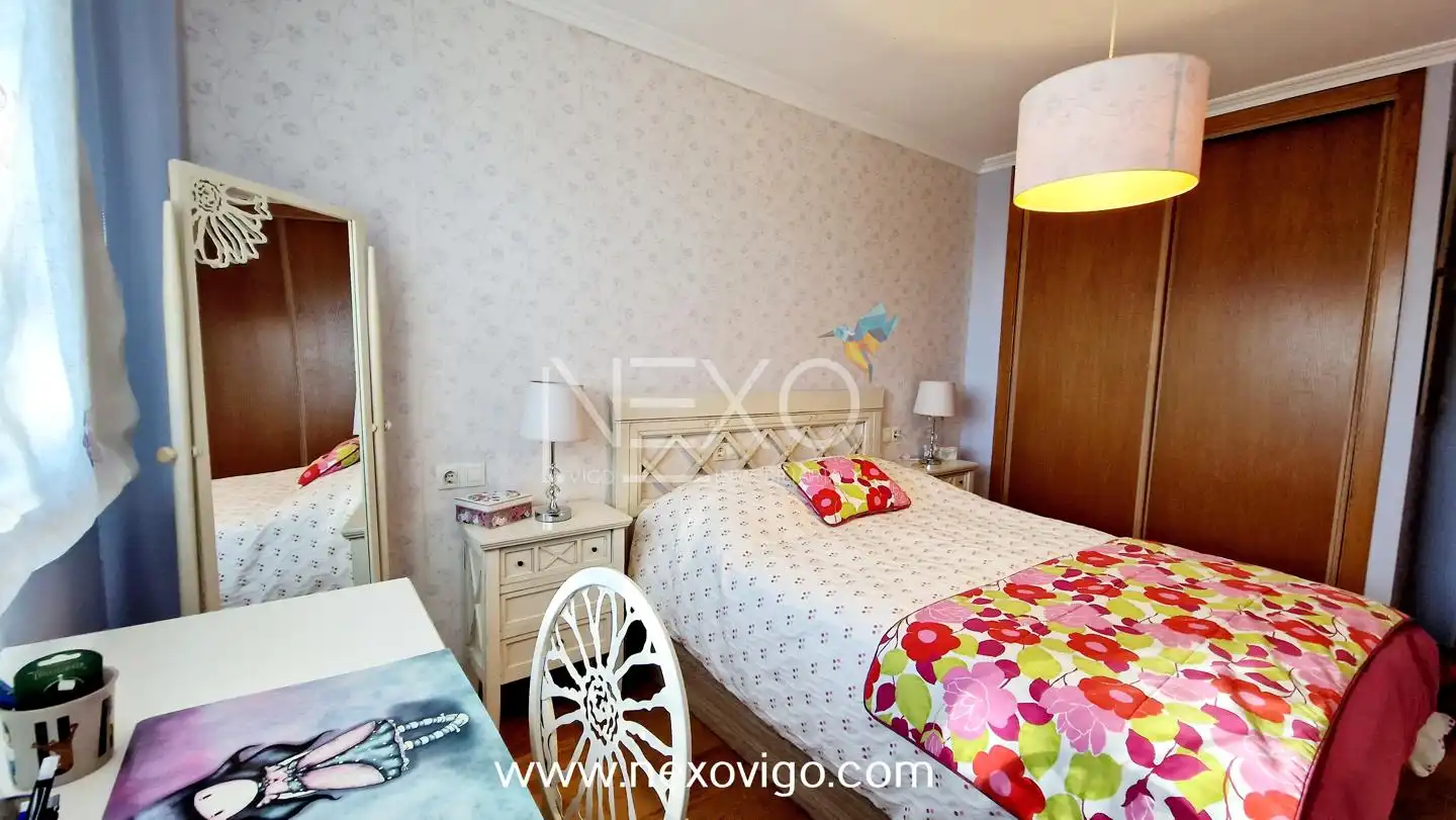 Habitación de Casa adosada en venta en Cangas  con Calefacción, Trastero y Amueblado