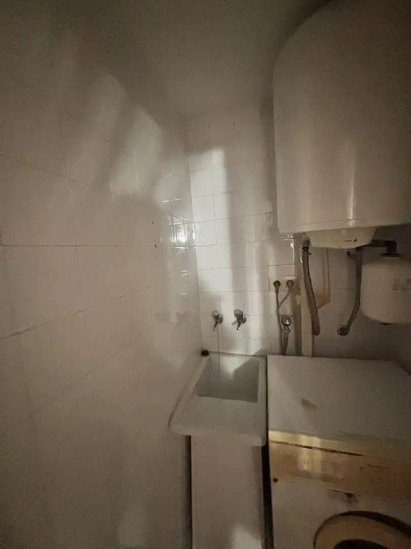 Bany de Pis de lloguer en Girona amb Moblat i Balcó