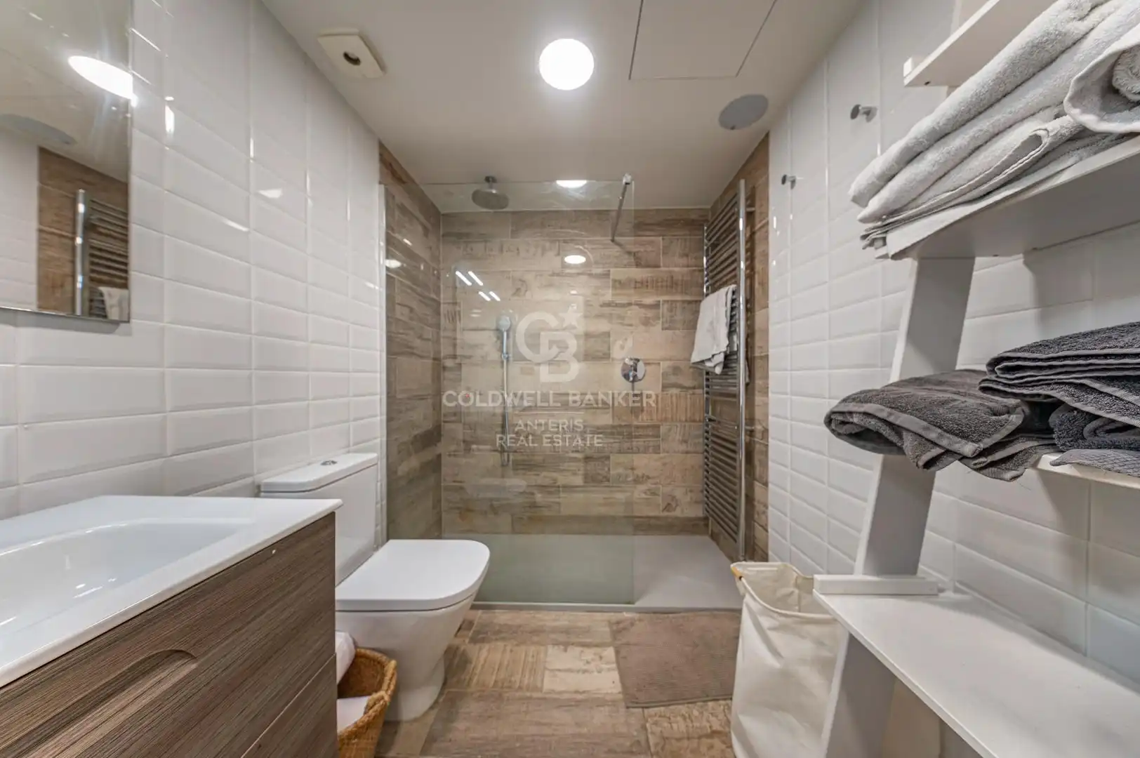 Bathroom of Attic for sale in Badalona  with Air Conditioner, Heating and Terrace