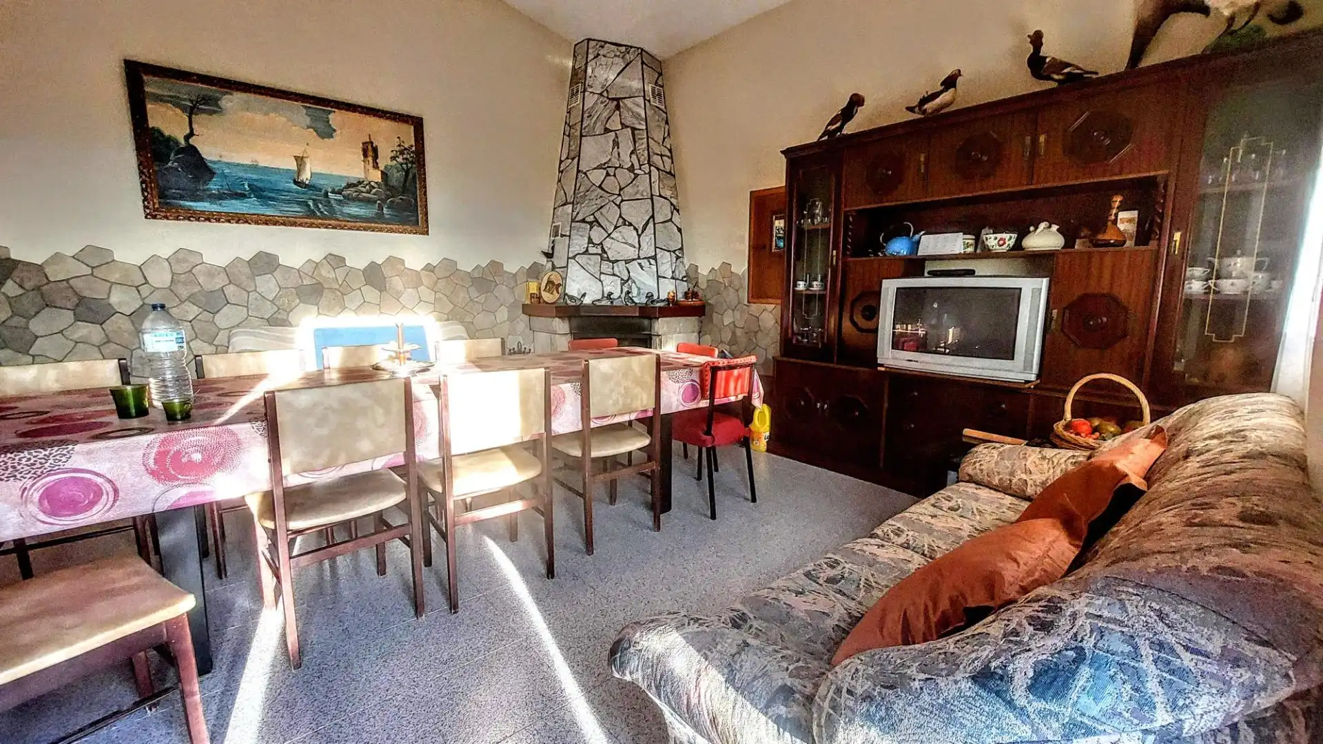 Sala d'estar de Finca rústica en venda en L'Ametlla de Mar  amb Jardí privat, Terrassa i Moblat