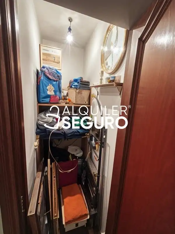 Habitación de Piso de alquiler en Granada con Terraza y Amueblado