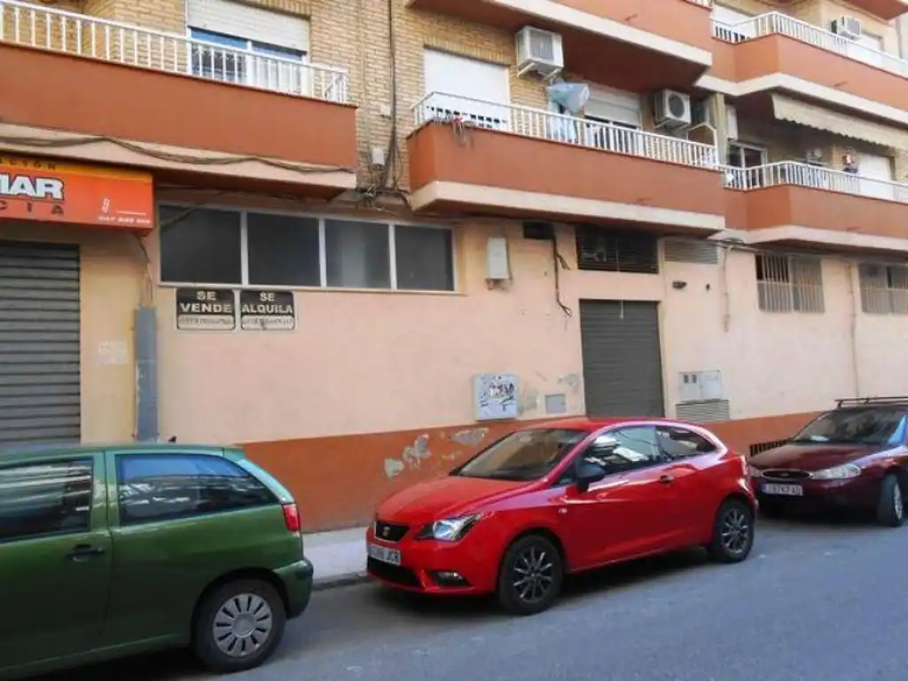 Local comercial en venda a Calle la Carolina, imagen 2