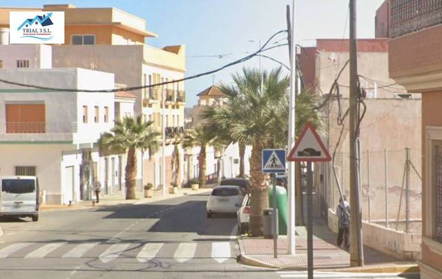 Piso en Venta en Avenida Veintiocho de Febrero en Benahadux