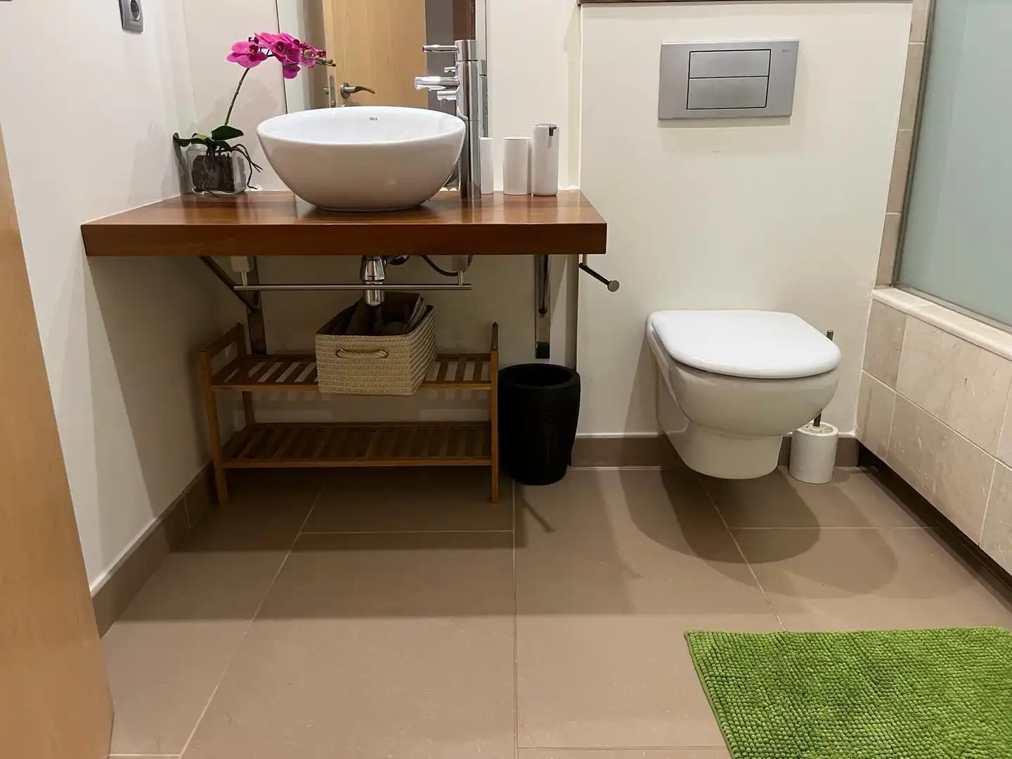 Badezimmer von Erdgeschoss zur Miete in Santanyí mit Klimaanlage, Privatgarten und Terrasse