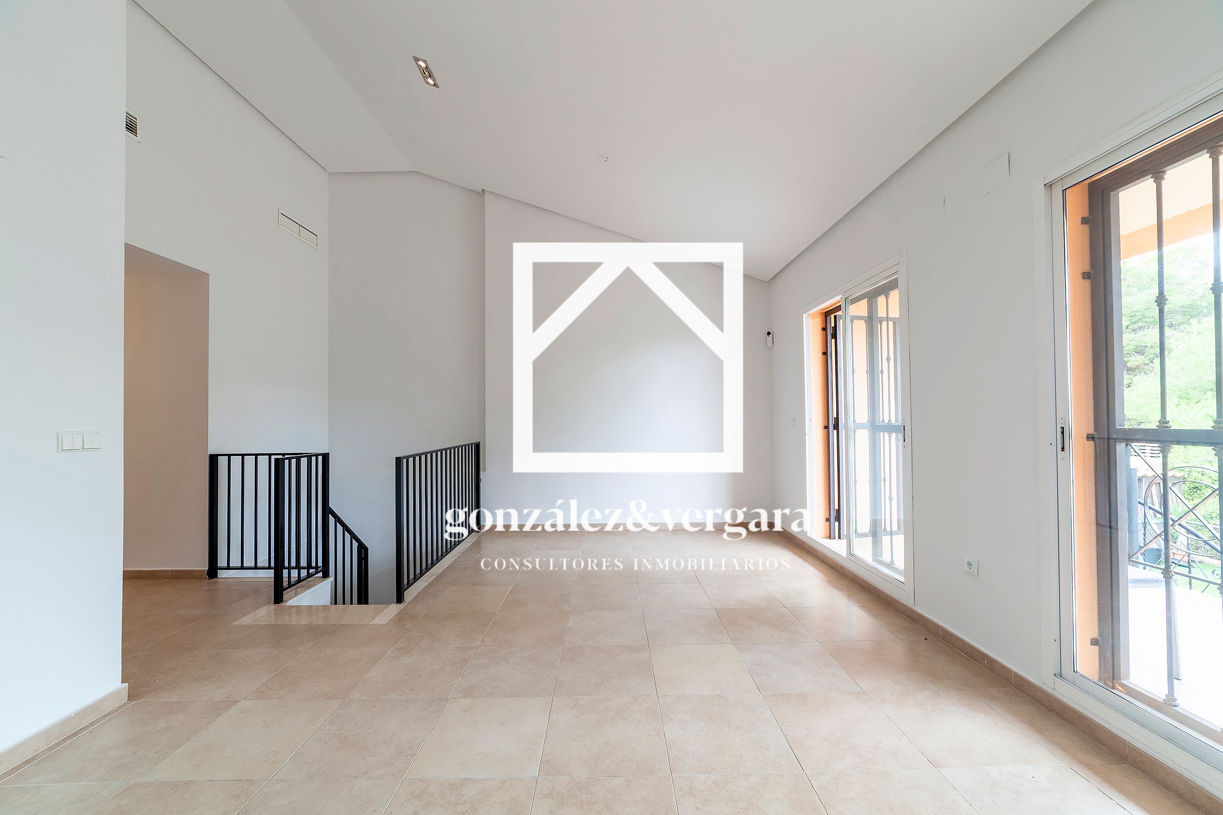 Casa adosada en venda en Chiva amb Aire condicionat, Jardí privat i Terrassa