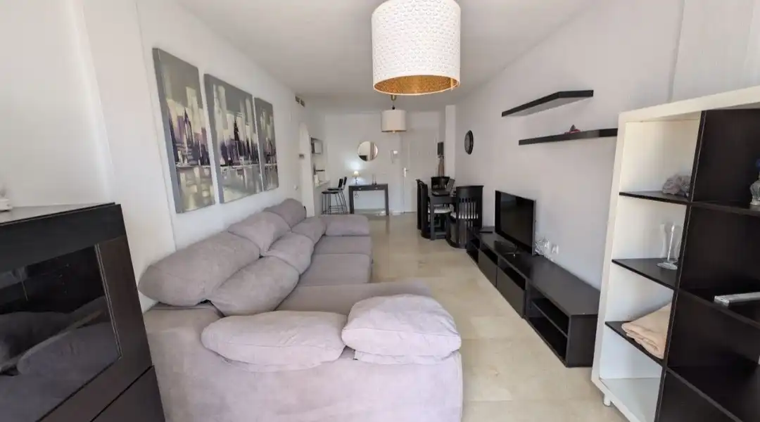Apartamento con piscina en venta en Torrequebrada, imagen 3