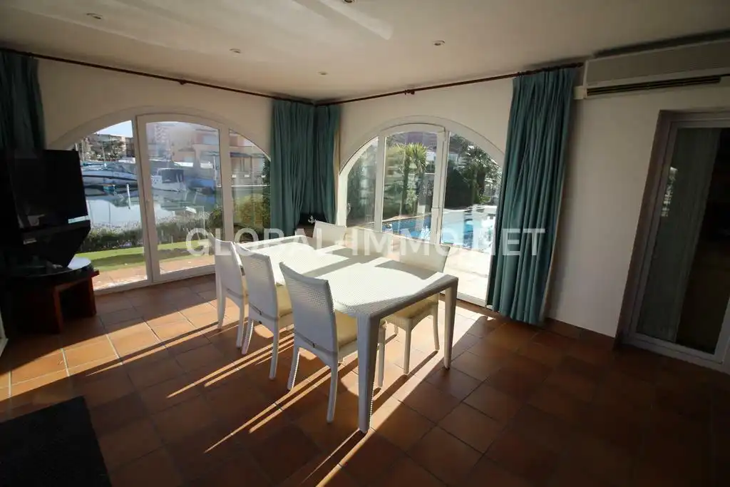Comedor de Casa o chalet en venta en Roses con Aire acondicionado, Calefacción y Jardín privado