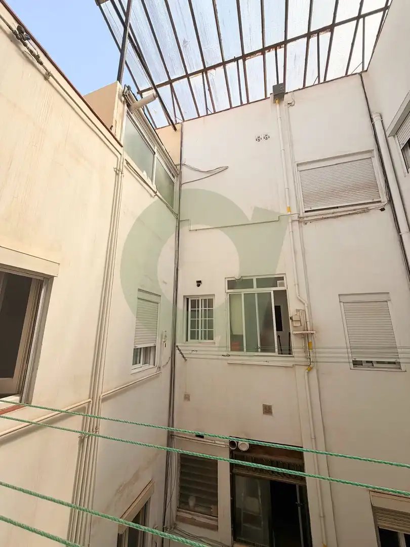 Vista exterior de Àtic en venda en Barcelona amb Calefacció