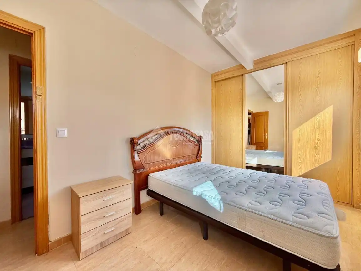 Schlafzimmer von Maisonette zum Verkauf in Alcalá de Henares mit Klimaanlage, Terrasse und Balkon