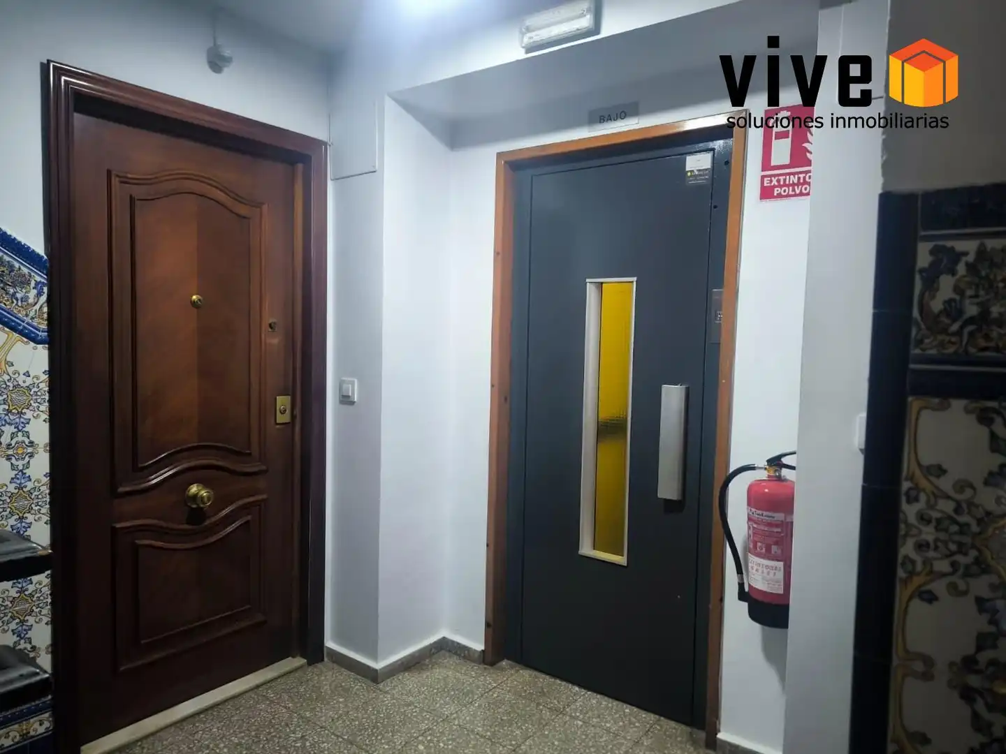 Flat for sale in Sevilla  with Air Conditioner, Terrace and Furnished