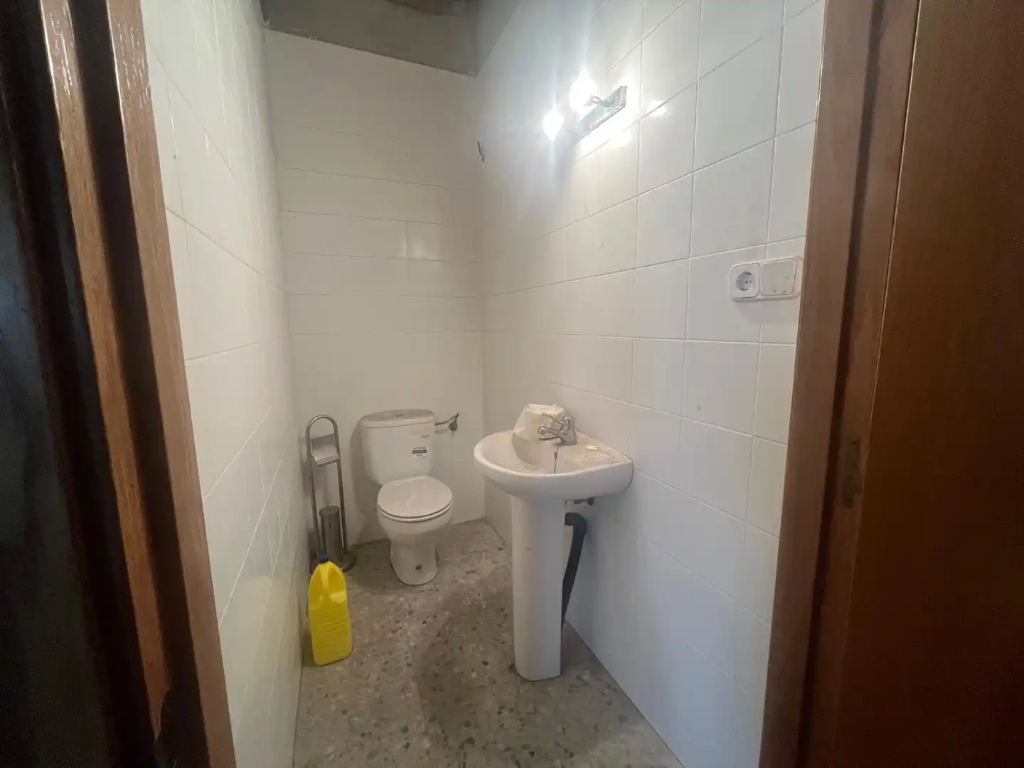 Business premises for sale in 34 Carrer Segimon Folgueroles #bajos local, imagen 13