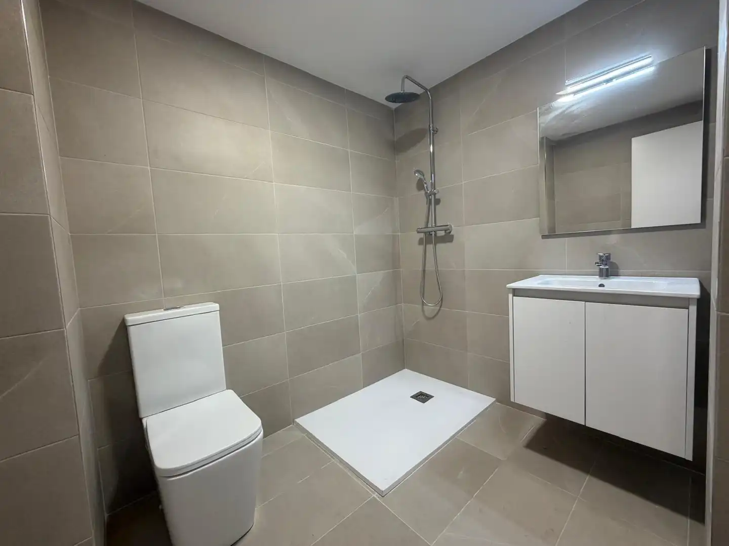 Bathroom of Flat for sale in Mollet del Vallès